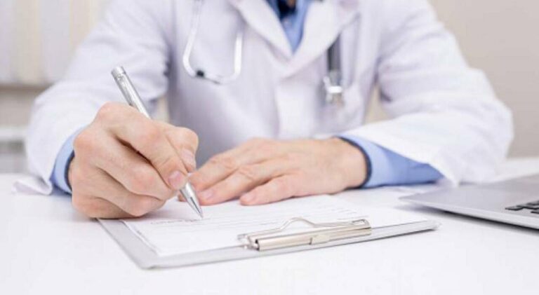 I medici di base di Napoli: “200 richieste al giorno, difficoltà quotidiane”