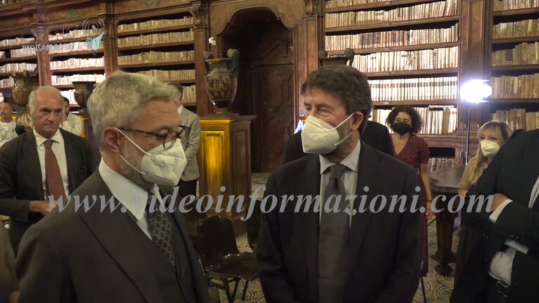 Franceschini in visita alla biblioteca dei Gerolamini, Manfredi: “Tra 1 anno riapre”