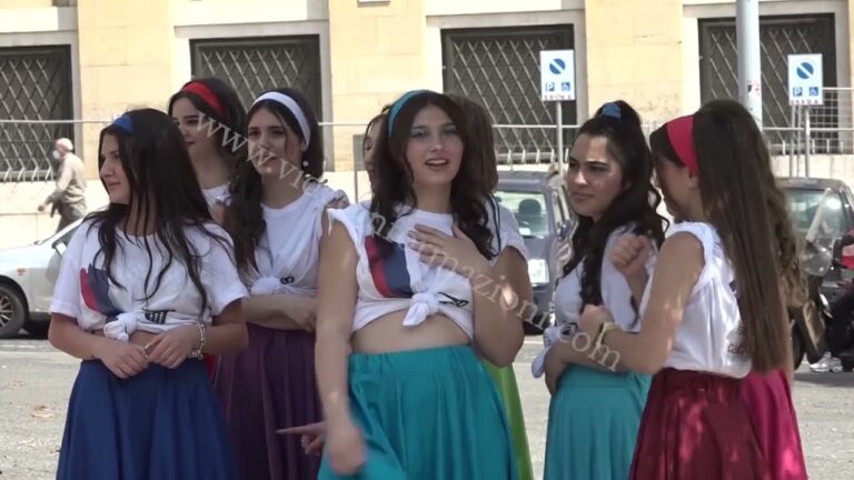 Giornata dell’Europa, il flash mob in piazza Municipio