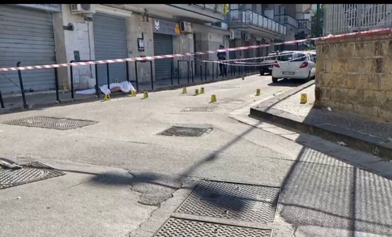 Napoli, uomo ucciso in strada a Soccavo: si chiamava Michele Della Corte