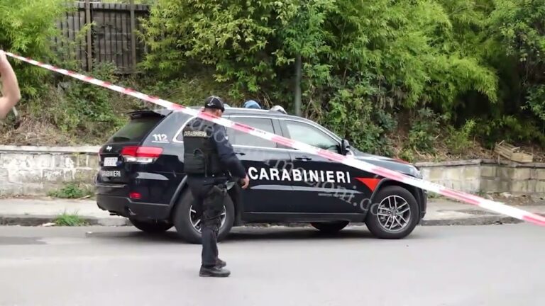Bacoli, irruzione dei Carabinieri: preso l’ottantenne barricato