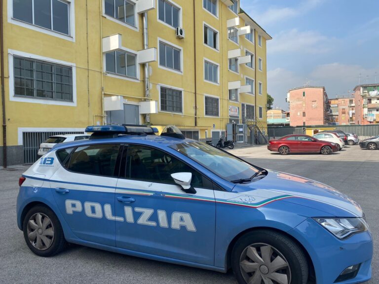 Maneggia arma e parte proiettile, ferita la figlia di 7 anni: denunciato