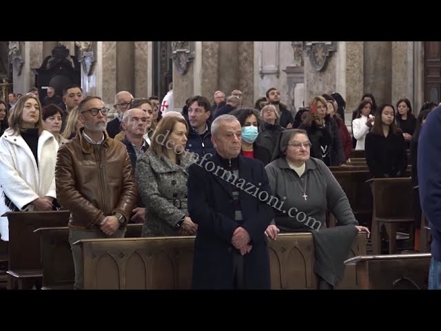 Natale, messa in Duomo. L’arcivescovo Battaglia: “Avere desiderio di pace vera”