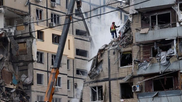 Strage a Dnipro, Mosca nega il bombardamento del condominio