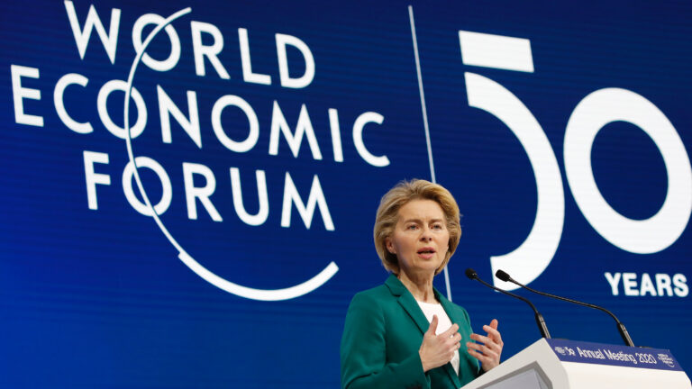 Von der Leyen a Davos: “Subito piano Ue per emissioni zero”