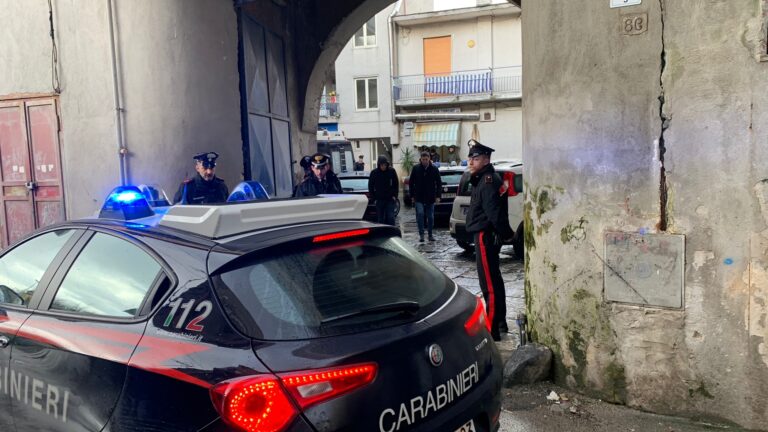 Omicidio a Melito, 57enne ucciso in un ristorante davanti a clienti