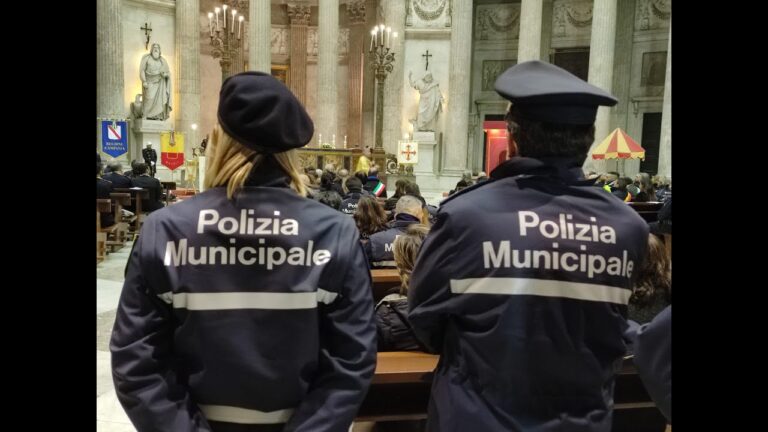 A Napoli la festa della Polizia locale: “Vicini agli ultimi e a chi soffre”
