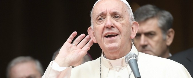 Il Papa: “Le critiche aiutano a crescere, ma me le facciano in faccia”
