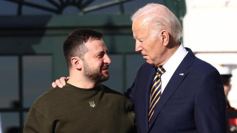 Biden a sorpresa a Kiev, ma è già andato via