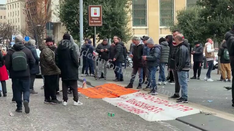 Disoccupati, protesta dei comitati organizzati a Napoli