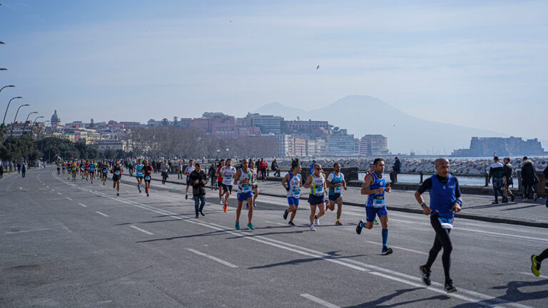 Mezza Maratona, domenica dai Campi Flegrei a via Caracciolo
