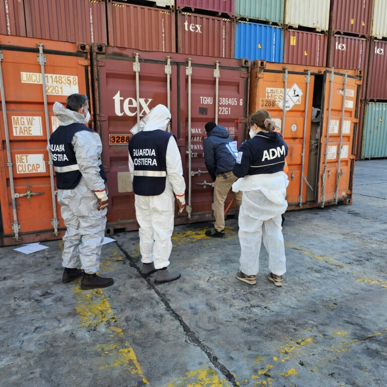 Porto Napoli, sequestrati 63mila kg materiale tossico