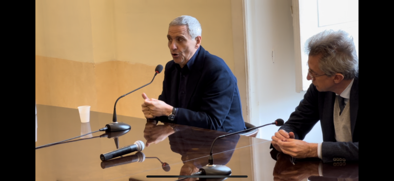 Libri, Maurizio De Giovanni nuovo presidente del Premio Napoli