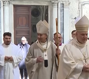 Pasqua, messaggio di vita dell’arcivescovo di Napoli