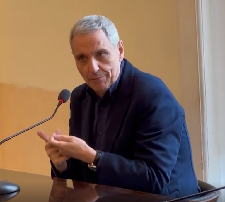 Incendio Sannazaro, De Giovanni: “Mobilitiamoci per farlo rinascere”