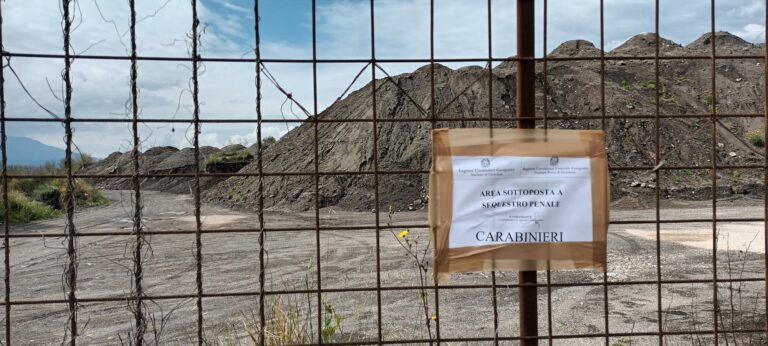 Parco del Vesuvio, sequestrate 100 tonnellate rifiuti speciali nei frutteti