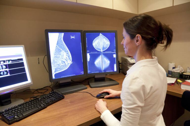 Tumore del seno, record Campania per test genomici