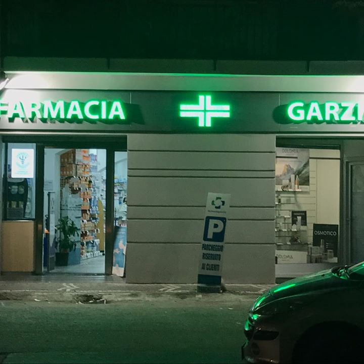 Racket San Giovanni a Teduccio, spari sulla farmacia del Corso