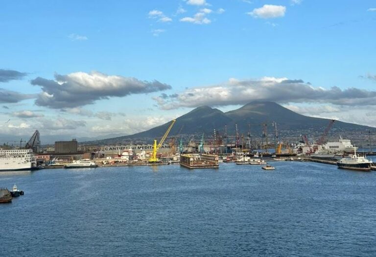 Il Porto di Napoli è una bomba inquinante, allarme della commissione Salute