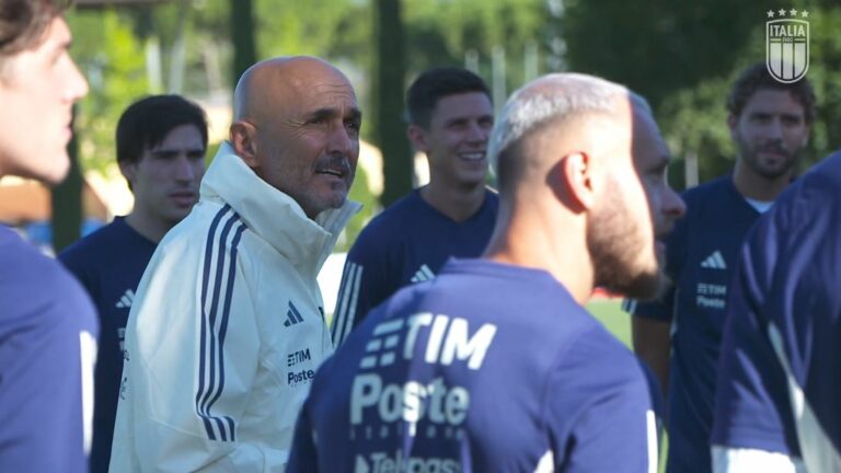 Spalletti, primo allenamento con la Nazionale: sorrisi e abbracci con i suoi ex del Napoli
