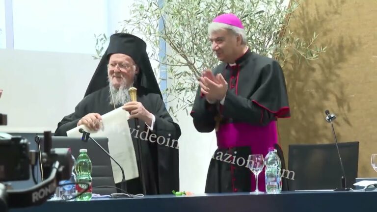 Il Vescovo Battaglia consegna laurea honoris causa a Bartolomeo I