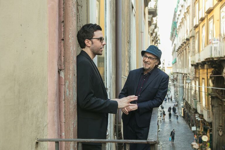 Eduardo De Crescenzo e Julian Oliver Mazzariello – Avvenne a Napoli