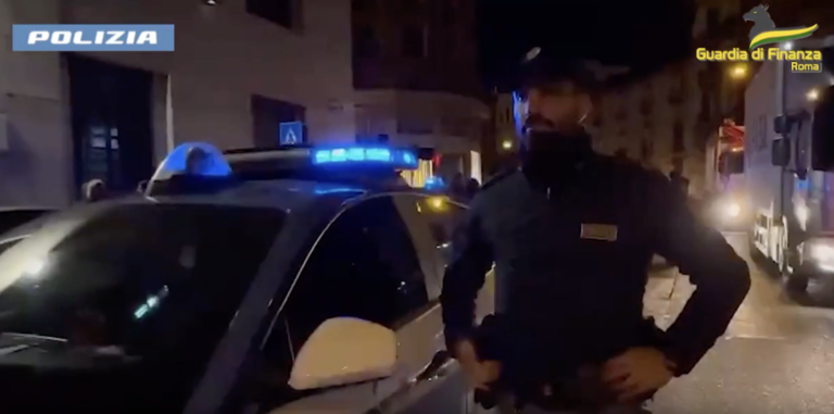 Blitz antidroga a San Giovanni a Teduccio e Caserta, numerosi arresti