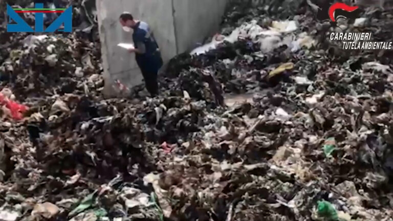Traffico di rifiuti tra Italia e Tunisia, 16 persone indagate