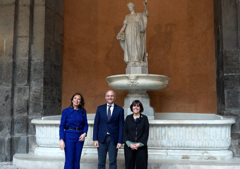 Fontana della Fortuna, torna a zampillare il monumento di Palazzo Reale