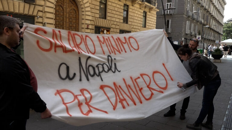Salario minimo, raccolte firme di Pap a Napoli in altre 10 città