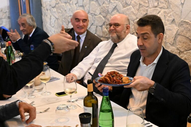 Vannacci non va a presentazione candidati Lega campani per Europee, meglio gli spaghetti
