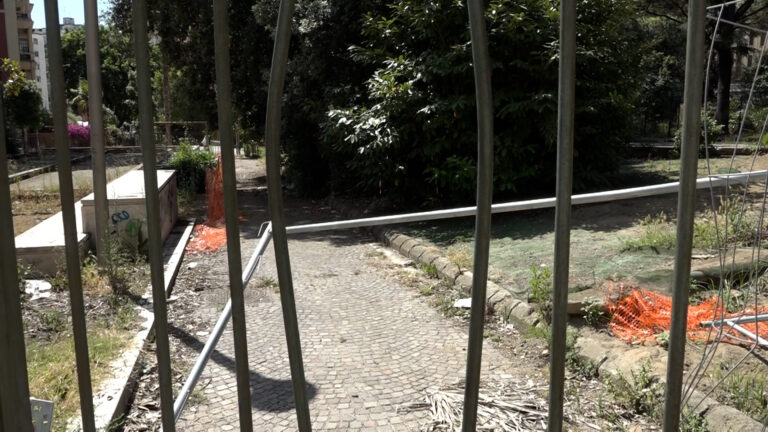 Vergogna Parco Mascagna a Napoli, chiuso da 270 giorni