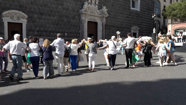 Villaggio della Pace, il "No alla guerra" parte da pizza del Gesù