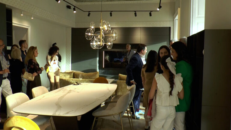 Il designer dei vip inaugura lo showroom in via Partenope