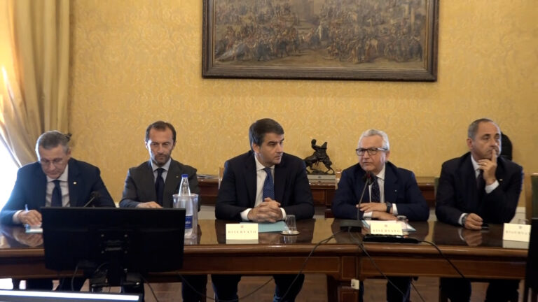Non c'è data per la firma