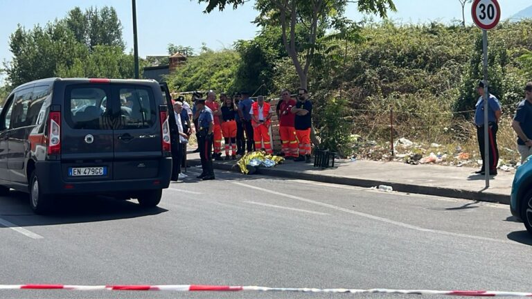 Omicidio a Napoli, 48enne ucciso in strada a Ponticelli