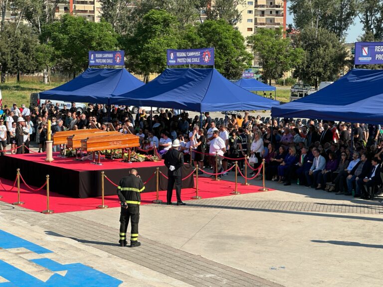 Funerali a Scampia, il monito del Vescovo Battaglia