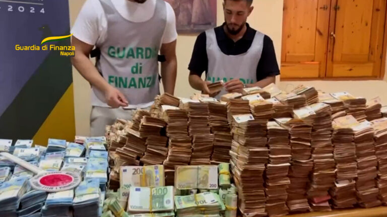 8 milioni di euro in casa di un medico, la scoperta della Guardia di Finanza