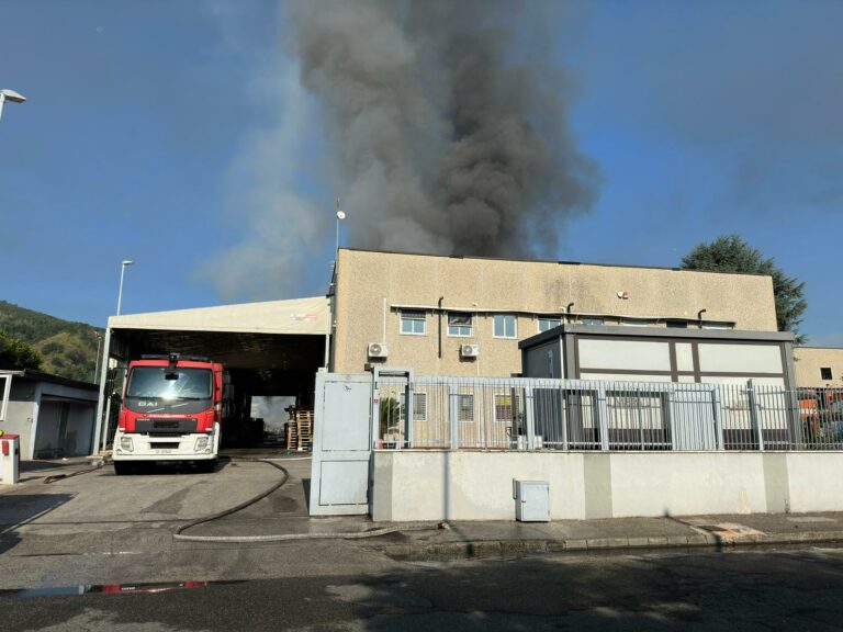 Incendio a Pozzuoli