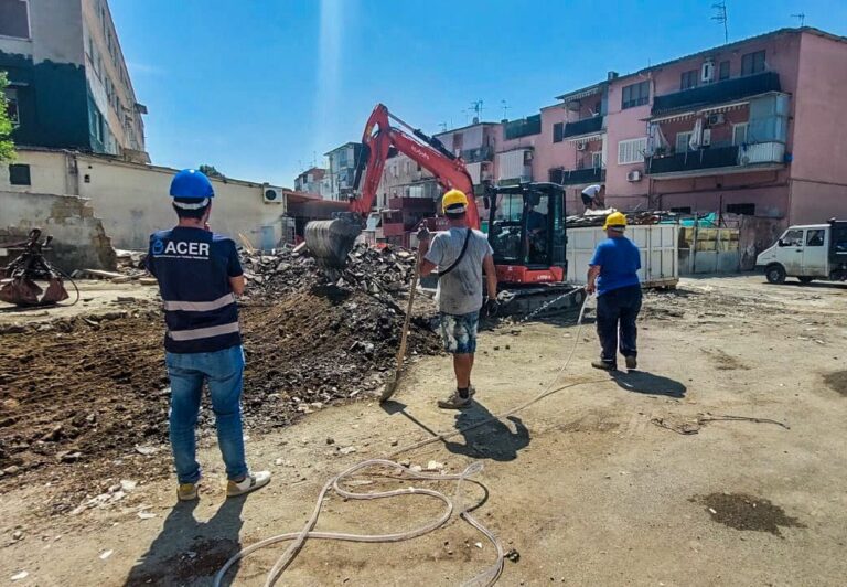 Acer Campania, demoliti 75 abusi edilizi nel Rione San Francesco a Napoli