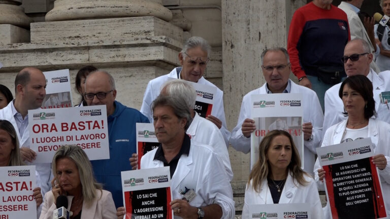 Aggressioni a personale sanitario, a Napoli protesta dei medici