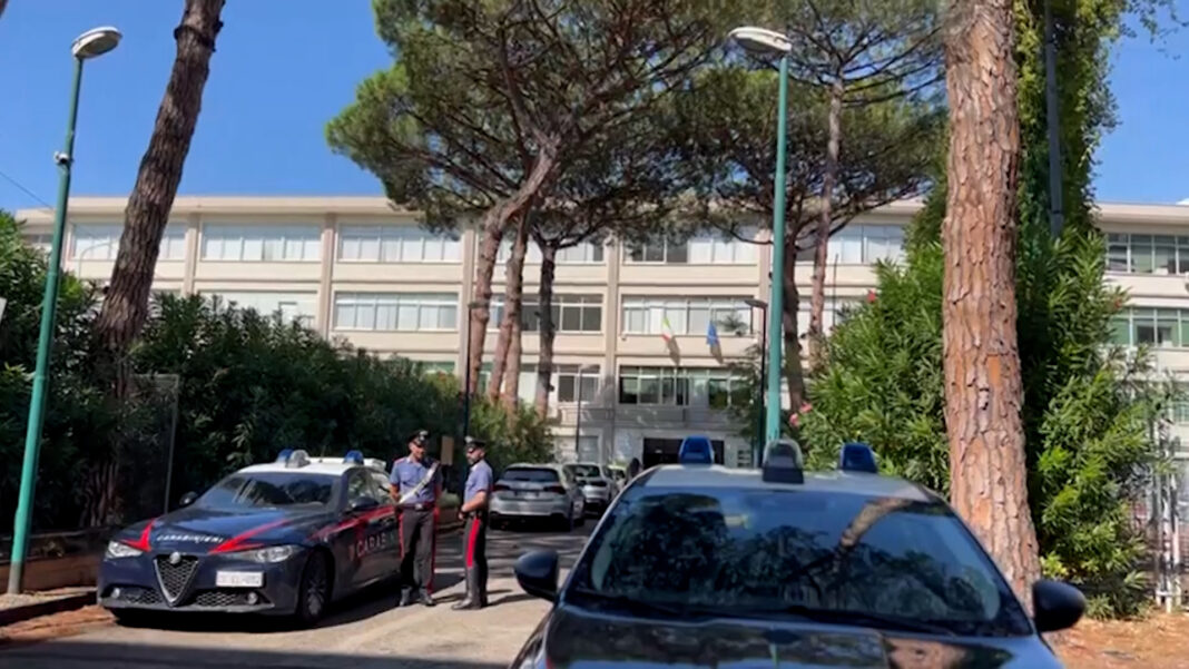 Torre del Greco, morto studente precipitato dal secondo piano dell'istituto Pantaleo