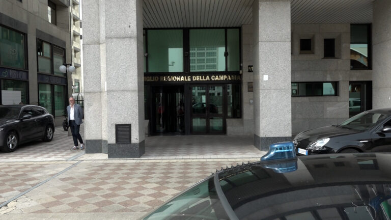 Blitz Gdf in Consiglio regionale Campania, indagato Luca Cascone