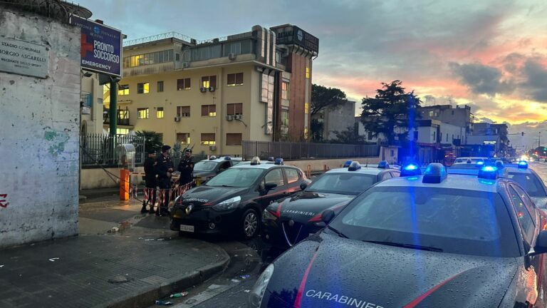 Agguato a Napoli est, 43 enne ucciso a colpi d'arma da fuoco