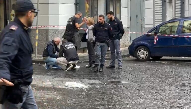 Napoli, sparatoria al Corso Umberto: ucciso un ragazzo di 15 anni