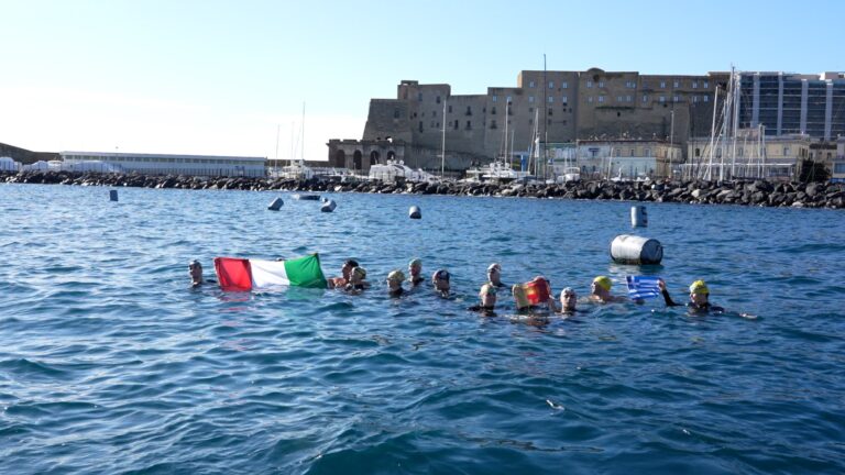 Napoli 2500, la nuotata celebrativa per festeggiare il compleanno della città