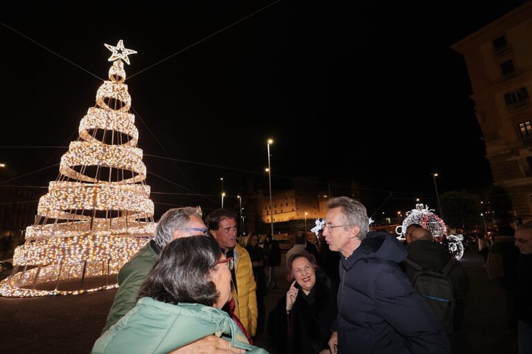 Accese le luminarie Natalizie