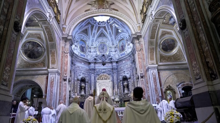 Giubileo, ecco tutte le chiese giubilari del capoluogo partenopeo