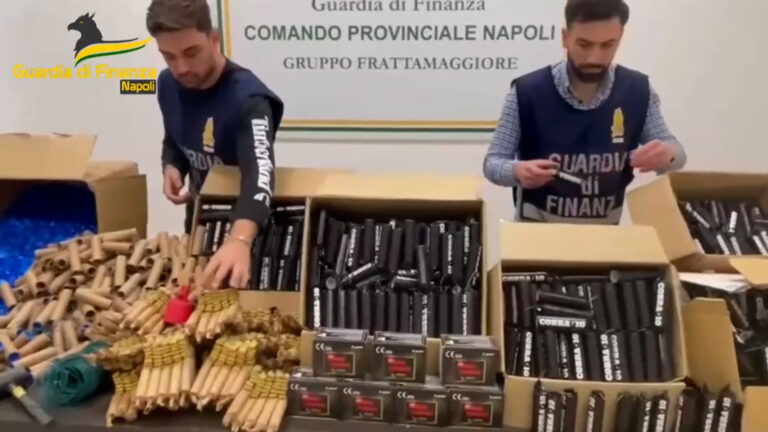 "Capodanno sicuro", sequestrati oltre 3.000 kg di fuochi d'artificio illegali