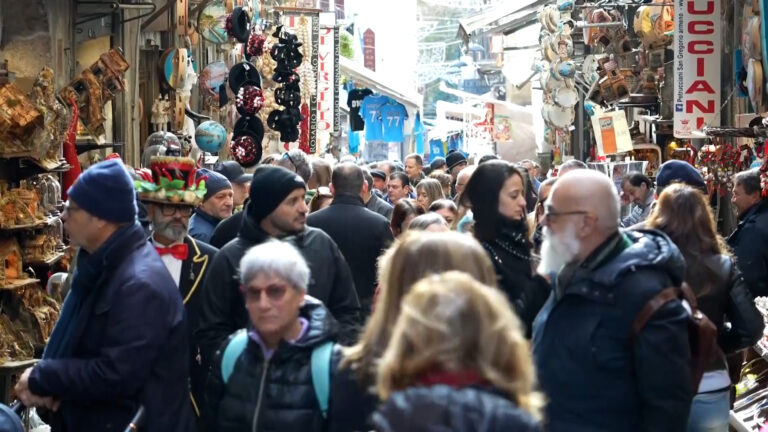 San Gregorio Armeno, al via il senso unico pedonale